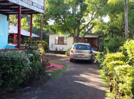 Shades Cottage Guesthouse, guest house in Blue Hole