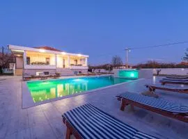 Villa in Galovac with Pool near Zadar