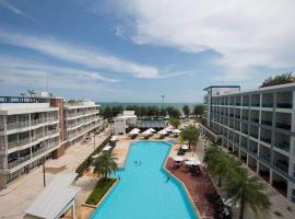 GrandBlue Condominium Sea View, hotel s bazénom v destinácii Ban Tha Fat