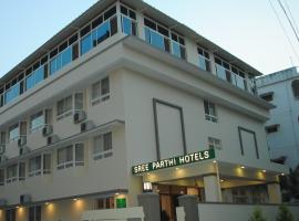 Sreeparthi Hotel, hotell i Puttaparthi