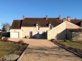 Studio indépendant chez l'habitant, hotel near Orléans-Limère Golf Course, Olivet