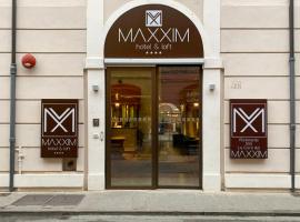 Maxxim Hotel, hotel in Ferrara