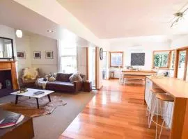 Best Location in Hobart! Luxury 4 bedroom with stunning views