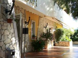 Yellow Park Hotel, hotel a Forchia