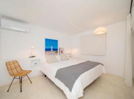 Apartamentos Roca Plana, serviced apartment in Es Pujols