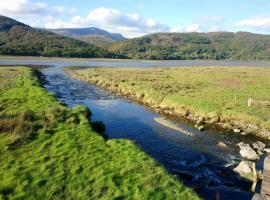 Abergwynant Farm Glamping & Apartments, glamping site in Dolgellau