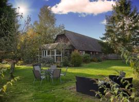 Landews Meadow Cottages, Hotel mit Whirlpools in Badlesmere