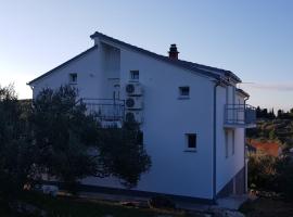 Apartments Zafranović, casa per le vacanze a Prvić Luka (Provicchio)