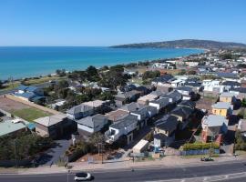 Peninsula Escape 100m to water, holiday home sa Safety Beach