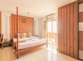 Lotus Hotel Patong