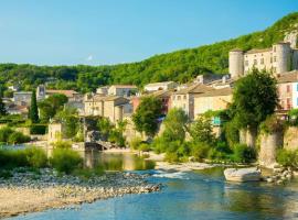 Vog&uuml;&eacute; Meubl&eacute; 2 &eacute;toiles, Un &eacute;crin de beaut&eacute; et de nature, hotel in zona Aeroporto di Aubenas Vals-Lanas - OBS, 