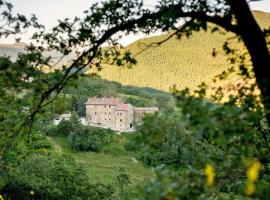 Country House Villa La Farfalla, hotel in Pietralunga