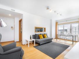 Lisboa, Cidade, Elegant Apartment with Air Cond, Free WIFI and Near Metro, by IG, hotel in Lisbon
