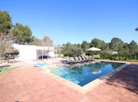 Villa Sa Barda, holiday home in San Antonio