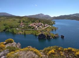 Casa Rural Ruralba, apartamentai su virtuve mieste Alba de los Cardaños