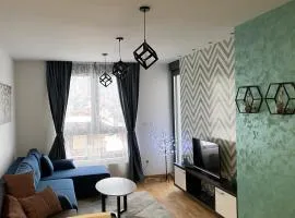 Matea Center Lux
