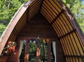 Meno Madia Bungalows、ギリ島のB&B