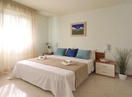Residence Altamarea: San Mauro a Mare'de bir otel
