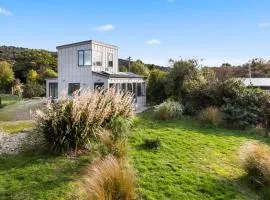 Surfinn Eco Cottage - Papatowai Cottage