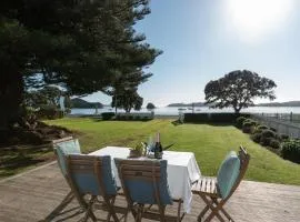 Wairangi Beach Cottage - Paihia Beach House