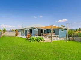 The Blue Rendevous - Whangamata Holiday Home