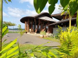 Houttuyn Wellness River Resort, hotell i Paramaribo