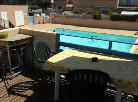 Appartement climatisé en duplex à 400 m de la plage dans résidence avec piscine commune 1 chambre 4 couchages WIFI LXOND47