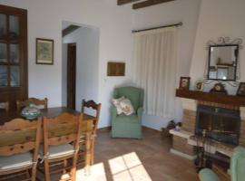 Villa Rosales, viešbutis mieste Ardalesas