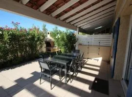Belle villa climatisée, wifi, 3 chambres grande terrasse vue réserve naturelle dans résidence sécurisée avec piscine commune 800m de la mer Un vrai Havre de Paix LRCS107