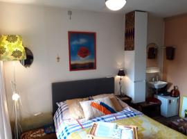 Homey Budget Bedroom, heimagisting í Amsterdam