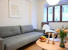 Sanders Park - Charming 1-Bdr Apt Close to Metro