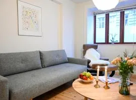 Sanders Park - One-Bedroom Apartment Close to the Metro Station