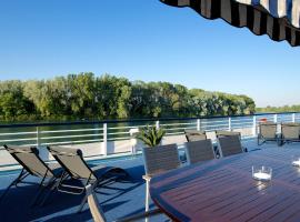 Bateau Hotel le Chardonnay Avignon, hotel in Avignon