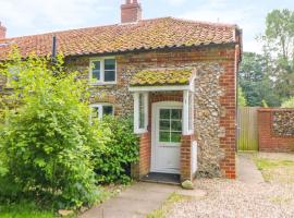 Broom Cottage, hotel with parking in East Rudham