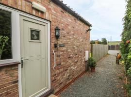 The Barn, vacation home in High Catton