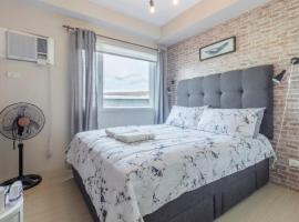 1BR Interiored Condo with WiFi, Netflix, Hot Shower - The Hive Residences、Taytayのホテル