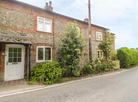 Apple Tree Cottage, hotel with parking in Shillingstone
