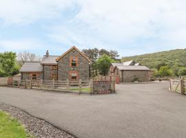 The Farmhouse, vacation rental in Capel Bangor