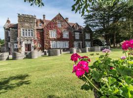 Alston Hall, hotel in Holbeton