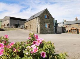 Shire Cottage at Top Butterley Farm, hotel in Tansley