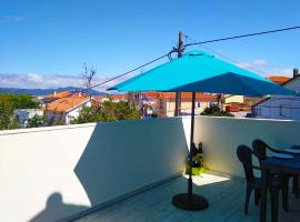 Independent house near Estoril with terrace, hotel with parking in São Domingos de Rana