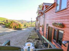 Oak Cottage: Llanidloes şehrinde bir otoparklı otel