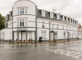 Apartment 18, hotel near Newton Abbot Racecourse, Newton Abbot