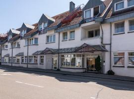 Hotel Aichtaler Hof, hotel com estacionamento em Grötzingen