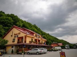 Pensiune Restaurant ROUTE60, family hotel in Ciucea