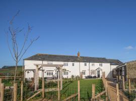 Willowbrook Cottage, hotel with parking in Bridport