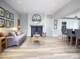 Lake View luxury home with Lake Ullswater view & 2 ground floor bedrooms ideal for 2 families, hotel u gradu Watermillock