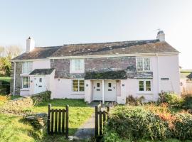 3 Rose Cottages, Strandhaus in Looe