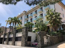 Hotel Ariston & Apartments, hotel em Varazze