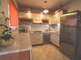 Family House Nino, apartement sihtkohas Kaštel Stari